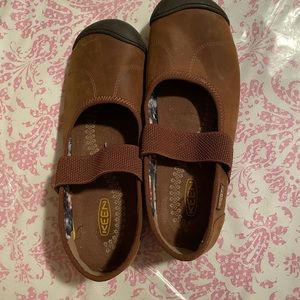 Brown Keen shoes. Size 9. In excellent condition